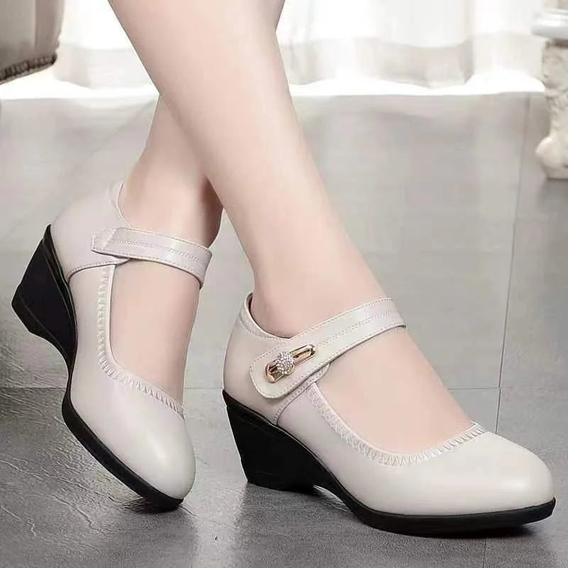 Elegante Komfortschuhe mit mittlerem Absatz