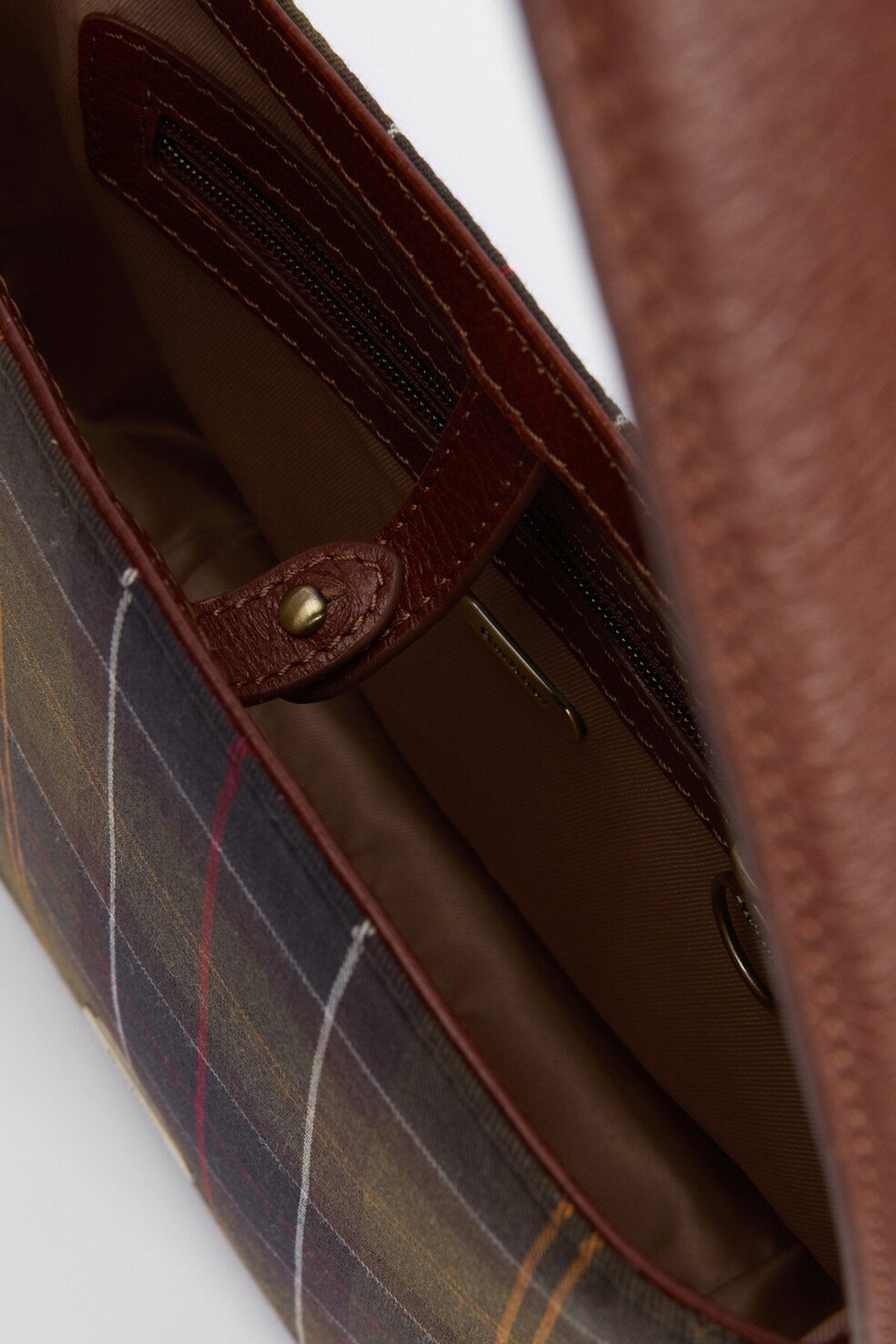 Cedar Tartan Beuteltasche