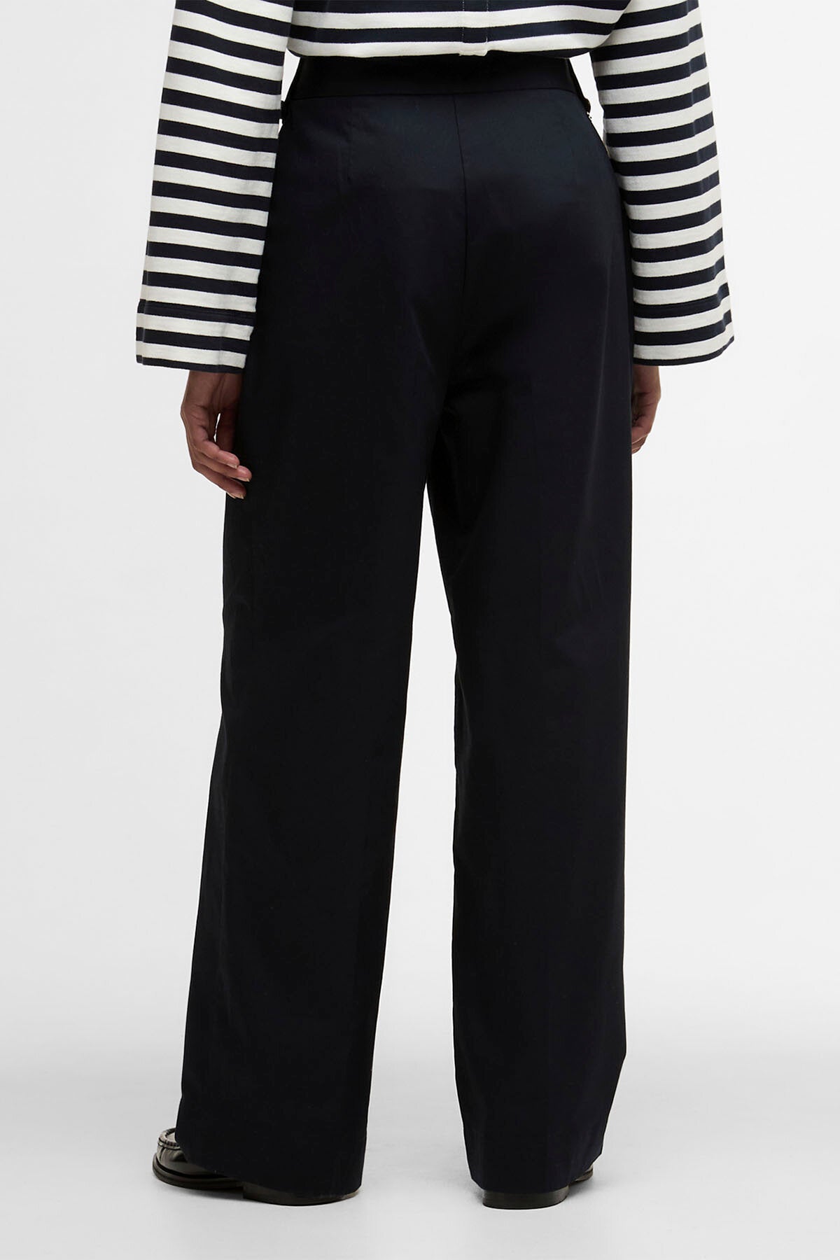 Inez Hose mit weitem Bein
