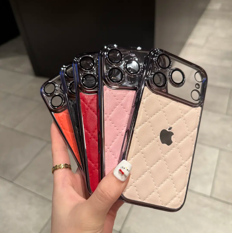Handyhülle aus Leder im Chanel-Stil mit Diamanten für die iPhone-Serie