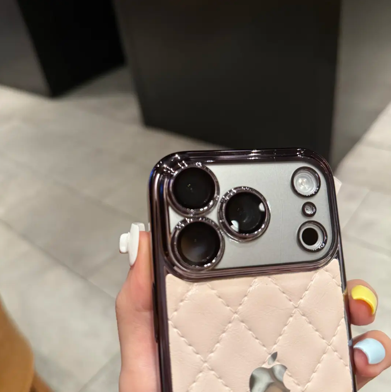 Handyhülle aus Leder im Chanel-Stil mit Diamanten für die iPhone-Serie